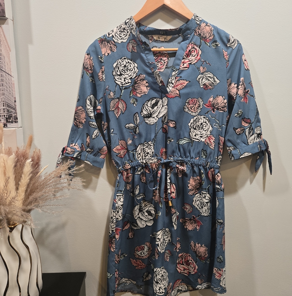 Floral Tie-Waist Tunic Blouse in Dusty Blue